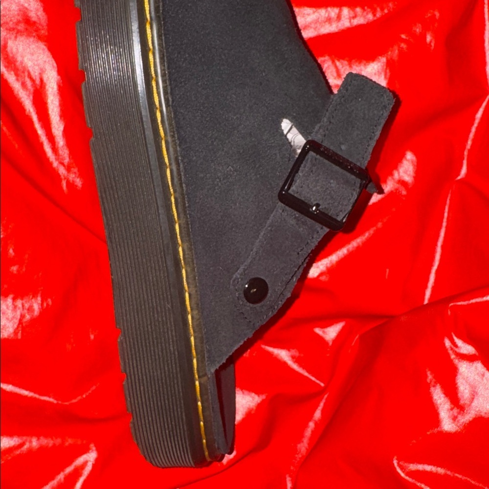 Dr. Martens UNISEX Carlson Suede Casual Slingback Mules in black - Picture 15 of 16